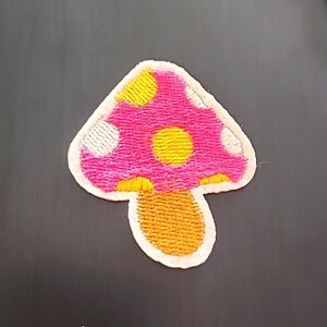 MUSHROOM HIPPIE EMBROIDERY IRON ON PATCH